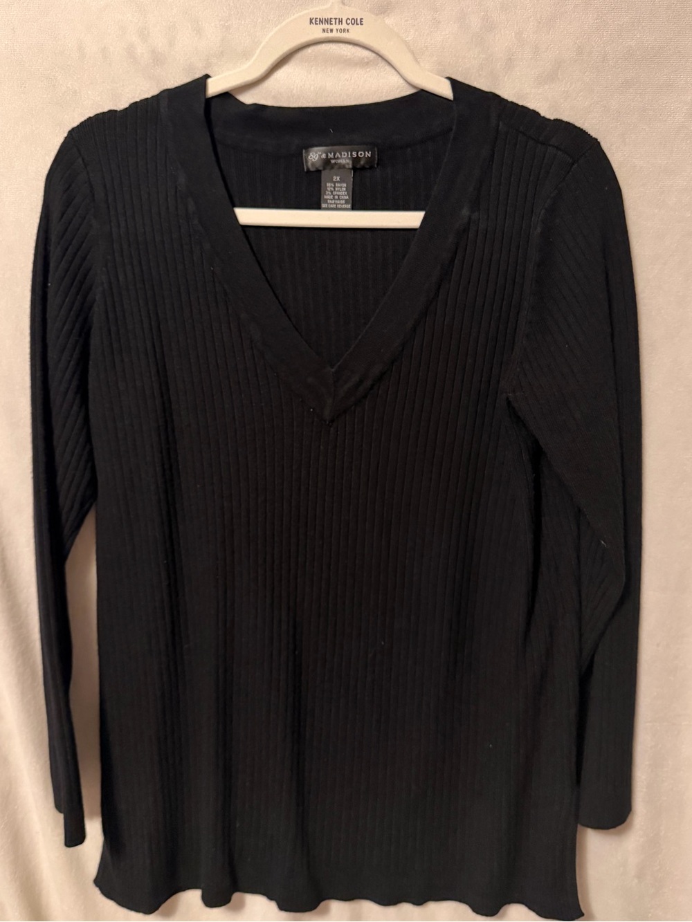Madison Black Ribbed V-Neck Top